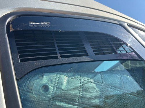 Air vent right site front - vent,